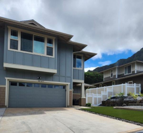 NEW HOME in Private Community with Ocean/Mountain Views. 5 Min. Drive to Beach